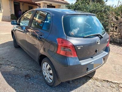 Usata Toyota Yaris 90 CV (66 kW) 2008 Grigio Utilitaria