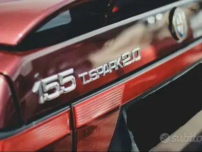 Usata Alfa Romeo 155 141 CV (103 kW) 1992 Rosso Berlina