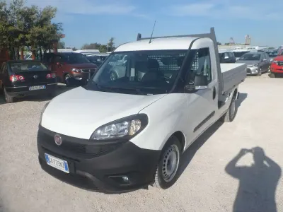 Usata Fiat Doblò 105 CV (77 kW) 2021 Bianco Monovolume