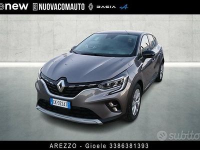 Usata Renault Captur Intens 160 CV (117 kW) 2022 Grigio SUV
