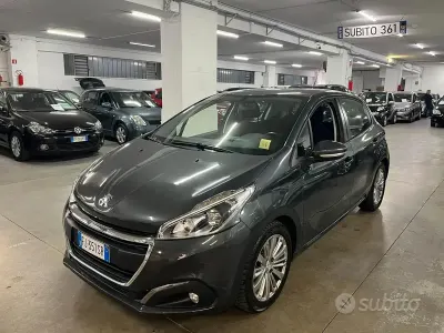 Gebraucht Peugeot 208 75 PS (55 kW) 2017 Grau Kleinwagen
