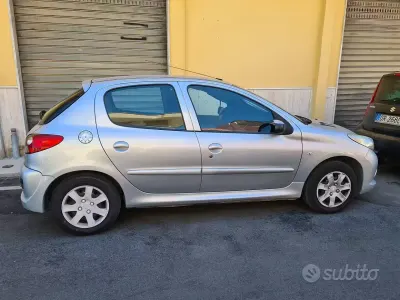 Usata Peugeot 206+ 68 CV (50 kW) 2009 Grigio Utilitaria