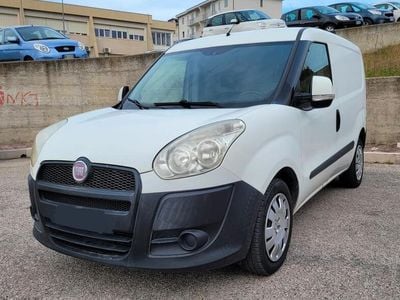 Usata Fiat Doblò Dynamic 119 CV (87 kW) 2012 Bianco Monovolume