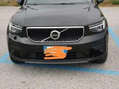 Usata Volvo XC40 129 CV (94 kW) 2024 Nero SUV