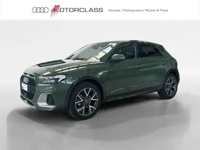 Usata Audi A1 Business 116 CV (85 kW) 2025 Verde metallizzato scuro SUV