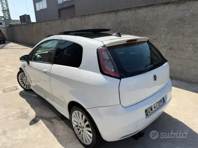 Usata Fiat Grande Punto Sport 90 CV (66 kW) 2009 Bianco Utilitaria