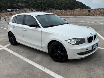 Usata BMW 118 134 CV (98 kW) 2009 Bianco Utilitaria