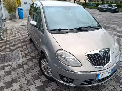 Usata Lancia Musa 95 CV (69 kW) 2009 Grigio Monovolume