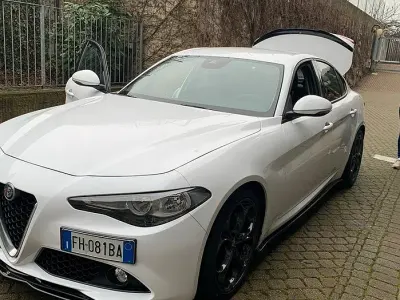 Usata Alfa Romeo Giulia Business 150 CV (110 kW) 2017 Bianco Berlina