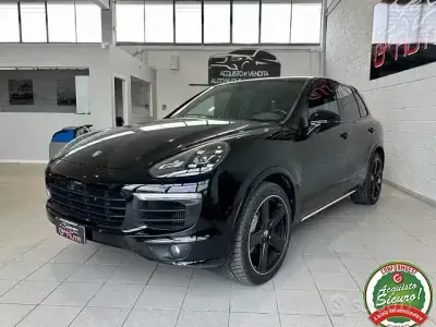 Usata Porsche Cayenne Platinum Edition 250 CV (183 kW) 2017 Nero SUV