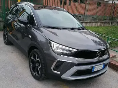 Usata Opel Crossland Elegance 110 CV (80 kW) 2024 Grigio SUV