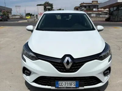 Usata Renault Clio V Intens 101 CV (74 kW) 2020 Bianco Berlina