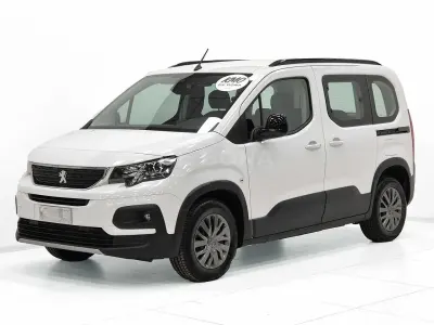 Usata Peugeot e-Rifter Allure 100 kW (136 CV) 2024 Bianco Monovolume