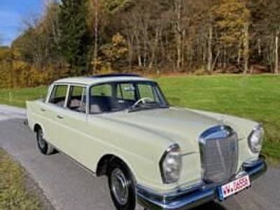 Usata Mercedes 220 95 CV (69 kW) 1964 Beige Berlina