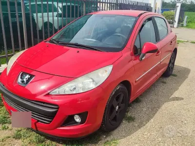 Usata Peugeot 207 73 CV (53 kW) 2013 Rosso Utilitaria