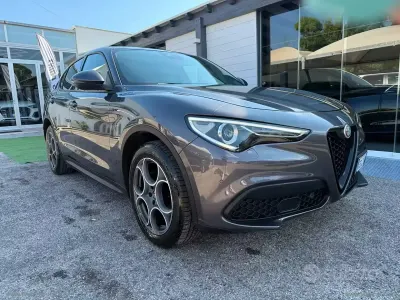 Usata Alfa Romeo Stelvio Sprint 190 CV (139 kW) 2020 Grigio SUV
