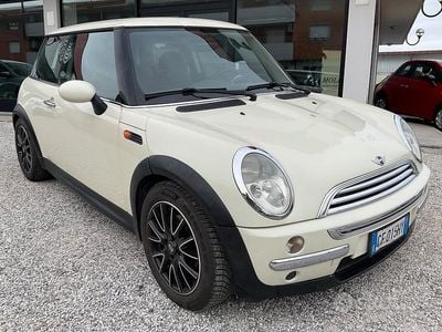 Usata Mini One D 75 CV (55 kW) 2005 Beige Utilitaria