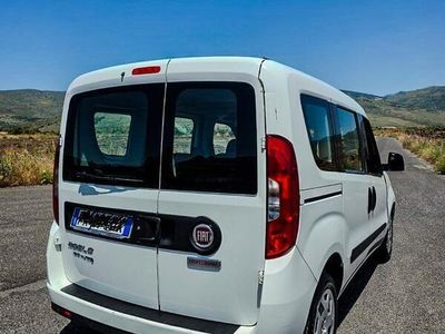 Usata Fiat Doblò 105 CV (77 kW) 2017 Bianco Monovolume