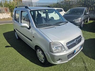 Usata Opel Agila Club 60 CV (44 kW) 2006 Grigio Monovolume