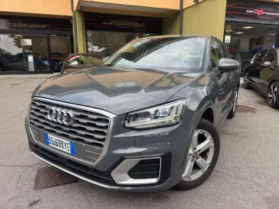 Usado Audi Q2 Admired 116 CV (85 kW) 2020 Gris SUV