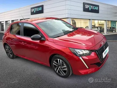 Usata Peugeot 208 Active 101 CV (74 kW) 2023 Bordeaux Utilitaria