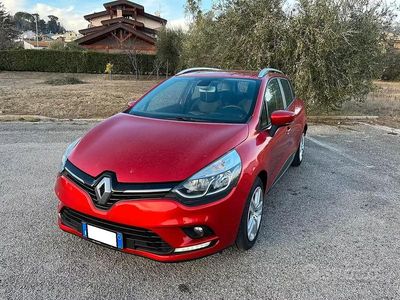 Usata Renault Clio GrandTour Business 75 CV (55 kW) 2019 Rosso Station wagon