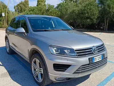 Usata VW Touareg 204 CV (150 kW) 2016 Grigio SUV