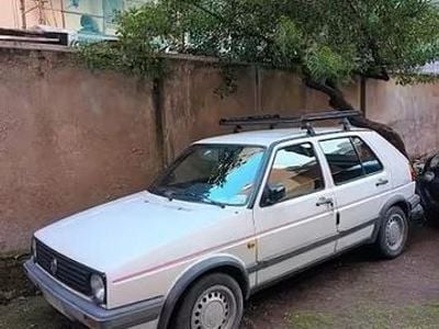 Begagnad VW Golf II 73 HK (53 kW) 1990 Vit Halvkombi