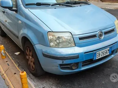 Usata Fiat Panda 69 CV (50 kW) 2010 Bluazzurro Utilitaria