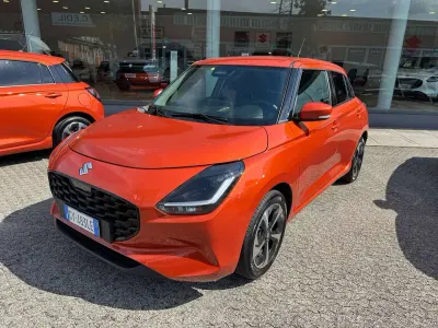 Usata Suzuki Swift 83 CV (61 kW) 2025 Arancione Utilitaria