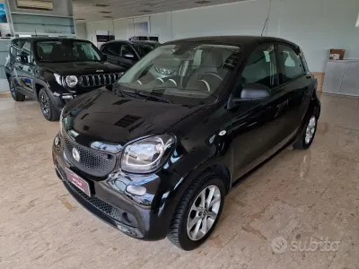 Usata Smart ForFour 71 CV (52 kW) 2015 Nero Utilitaria