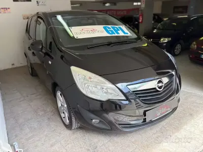 Usata Opel Meriva Cosmo 120 CV (88 kW) 2011 Nero Monovolume