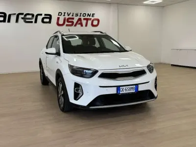Usata Kia Stonic Urban 84 CV (61 kW) 2022 Bianco SUV