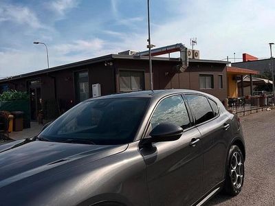 Usata Alfa Romeo Stelvio Sprint 190 CV (139 kW) 2022 Grigio SUV