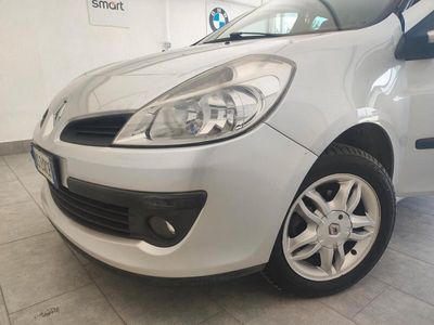 Usata Renault Clio II LE 64 CV (47 kW) 2008 Argento Berlina