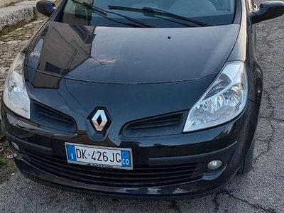 Usata Renault Clio II LE 105 CV (77 kW) 2007 Nero Berlina