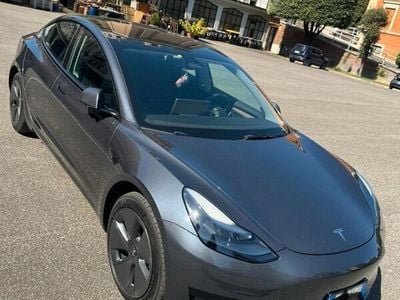 Grigio Usata 2023 Tesla Model 3 Standard Range Berlina | 27.500 € (Buon prezzo)