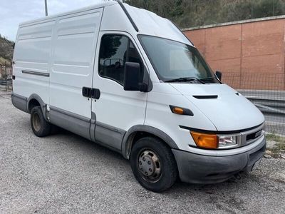 usata Iveco Daily 35C15V 2.8 TDI PL-TA-RG Furgone