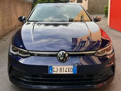 Usata VW Golf VIII R-line 150 CV (110 kW) 2022 Blu/azzurro Berlina
