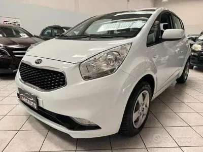 Usata Kia Venga Active 90 CV (66 kW) 2015 Bianco Utilitaria