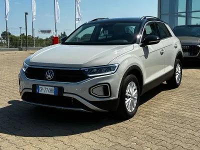 Usata VW T-Roc Life 150 CV (110 kW) 2023 Ascot grey SUV