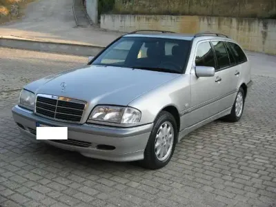 Usata Mercedes C200 Elegance 102 CV (75 kW) 1999 Argento Station wagon