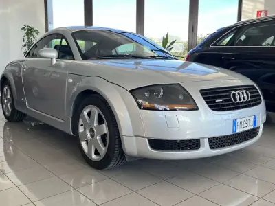 Usata Audi TT Ambiente 224 CV (164 kW) 2001 Argento Coupé