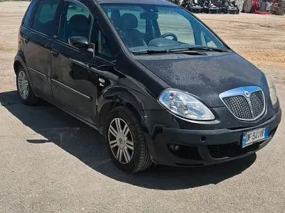 Usata Lancia Musa 101 CV (74 kW) 2006 Nero Monovolume