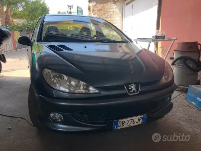 Usata Peugeot 206 68 CV (50 kW) 2006 Bluazzurro Berlina