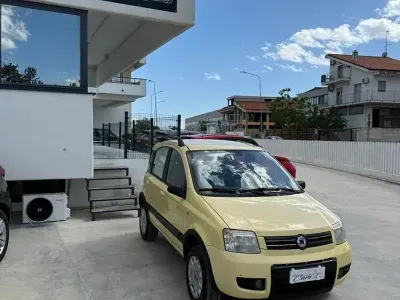 Second-hand Fiat Panda 4x4 Climbing 54 CP (39 kW) 2006 Galben Hatchback