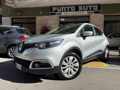 Usata Renault Captur 90 CV (66 kW) 2015 Argento SUV