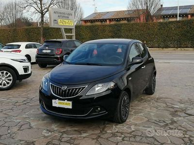 Usata Lancia Ypsilon Gold 69 CV (50 kW) 2023 Nero Utilitaria
