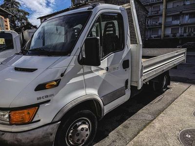 Usata Iveco Daily 166 CV (122 kW) 2004 Bianco Furgone
