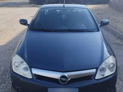 Usata Opel Tigra 69 CV (50 kW) 2006 Cabrio